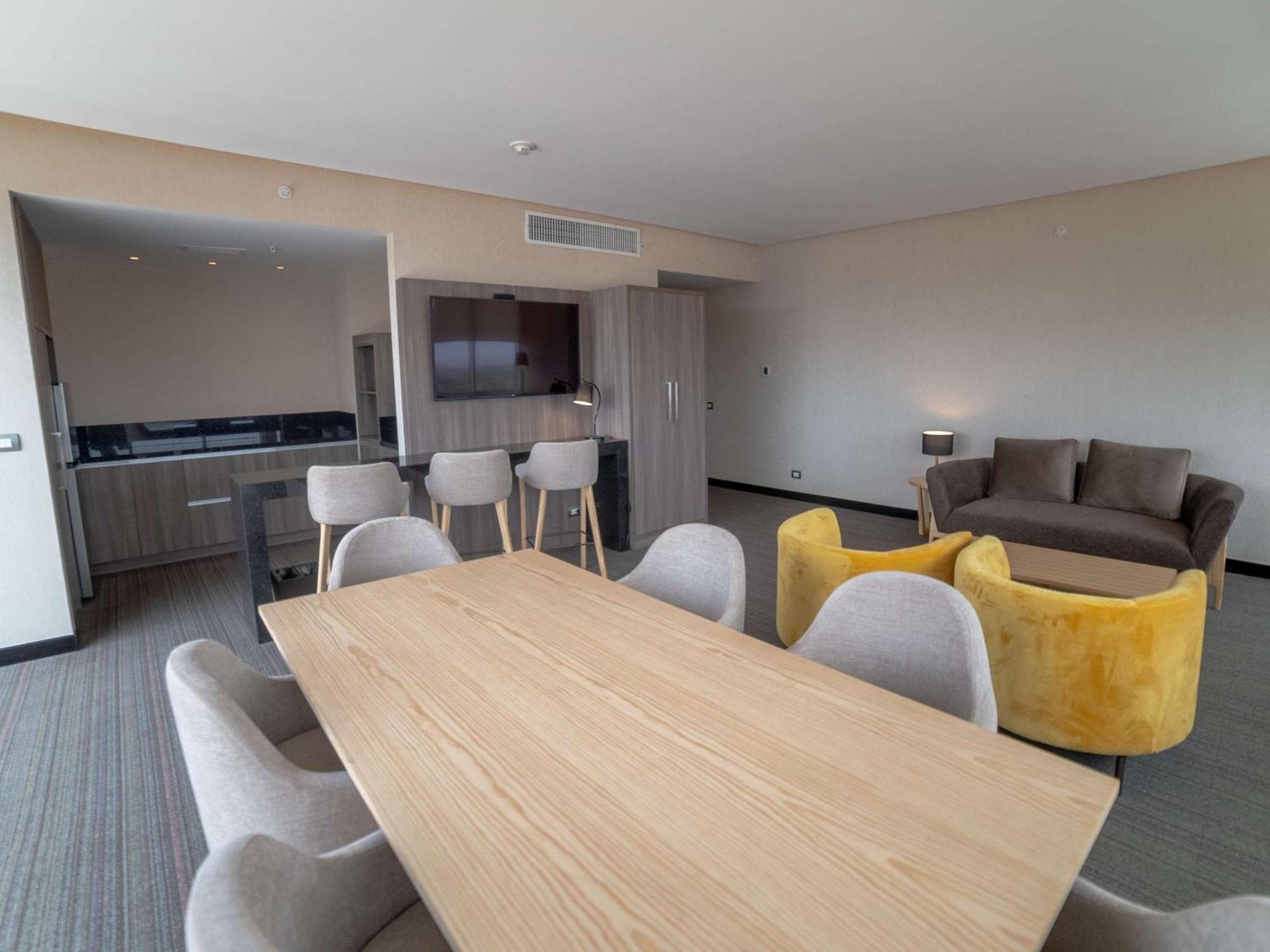 Doubletree By Hilton Trujillo 호텔 Encalada 외부 사진